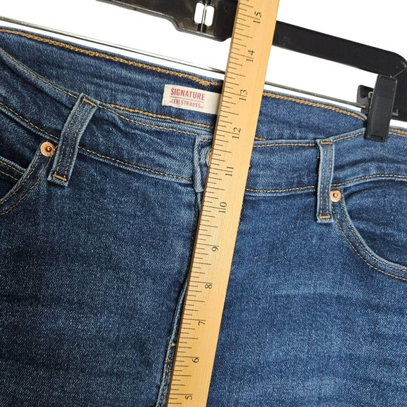 Signature By Levi Strauss & Co. Boyfriend Jeans Size 14 Dark Wash Denim Casual - Picture 5 of 9